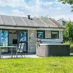 Retreat With Outdoor Whirlpool Casa vacanze Årøsund