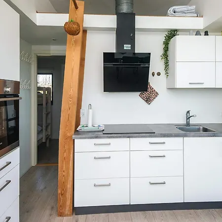 Retreat With Outdoor Whirlpool Holiday home